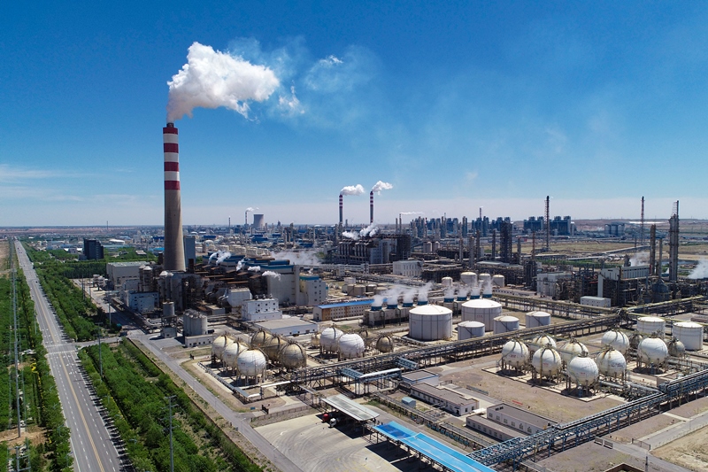 2021年5月16日拍攝的寧夏寧東能源化工基地。