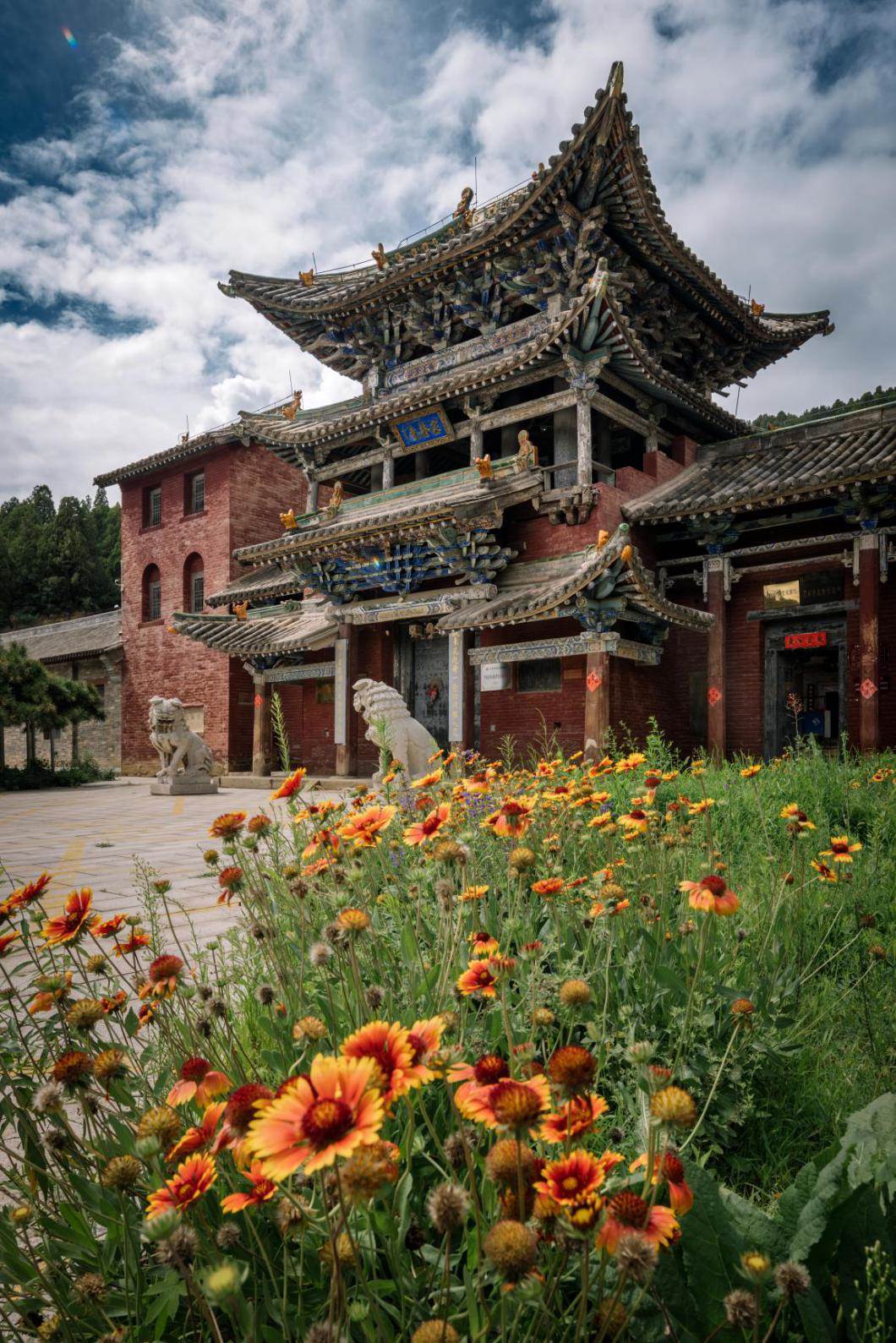 全國重點(diǎn)文物保護(hù)單位定林寺。蘇唐詩攝