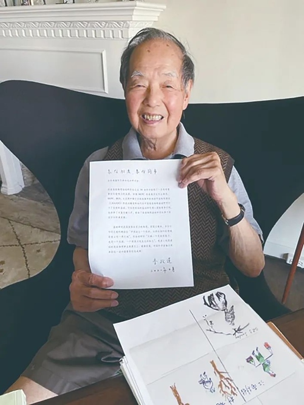 李政道先生曾面對鏡頭展示給中國高能物理事業(yè)的寄語。圖片來源：中國科學報