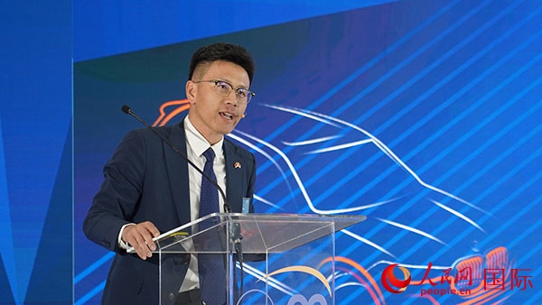 延鋒彼歐南非公司總經(jīng)理張鑫致辭。人民網(wǎng) 張茜攝