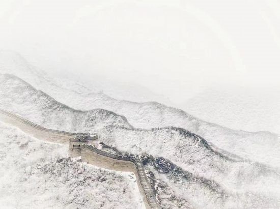 朱銳拍攝的長(zhǎng)城雪景。（受訪者供圖）