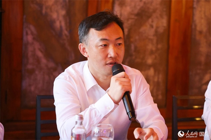 中國駐里約熱內(nèi)盧代總領(lǐng)事王海濤在座談會上致辭。人民網(wǎng)記者 陳海琪攝