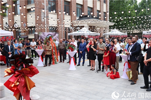 特立尼達和多巴哥駐華使館在其館內(nèi)慶祝特多獨立62周年。人民網(wǎng)記者 趙益普攝