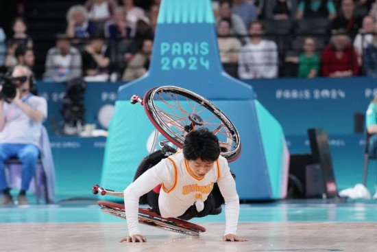 巴黎殘奧會｜“撞車、摔倒，我們都習慣了”