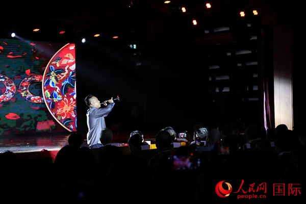 演出現(xiàn)場，演員帶來嗩吶獨奏《看秧歌》。人民網(wǎng)記者 楊一攝