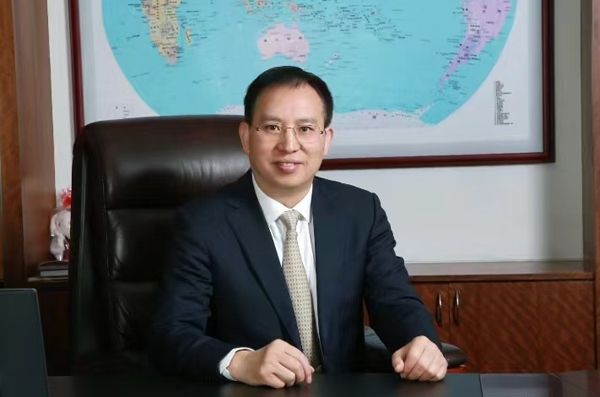交通銀行黨委委員、副行長周萬阜接受人民網(wǎng)記者采訪。受訪者供圖