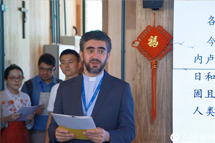 里約天主教大學(xué)校長(zhǎng)安德森·佩德羅索在活動(dòng)現(xiàn)場(chǎng)致辭。人民網(wǎng)記者 陳海琪攝