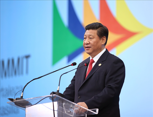 2014年7月15日，國家主席習(xí)近平在巴西福塔萊薩出席金磚國家領(lǐng)導(dǎo)人第六次會晤并發(fā)表重要講話。新華社記者 蘭紅光 攝