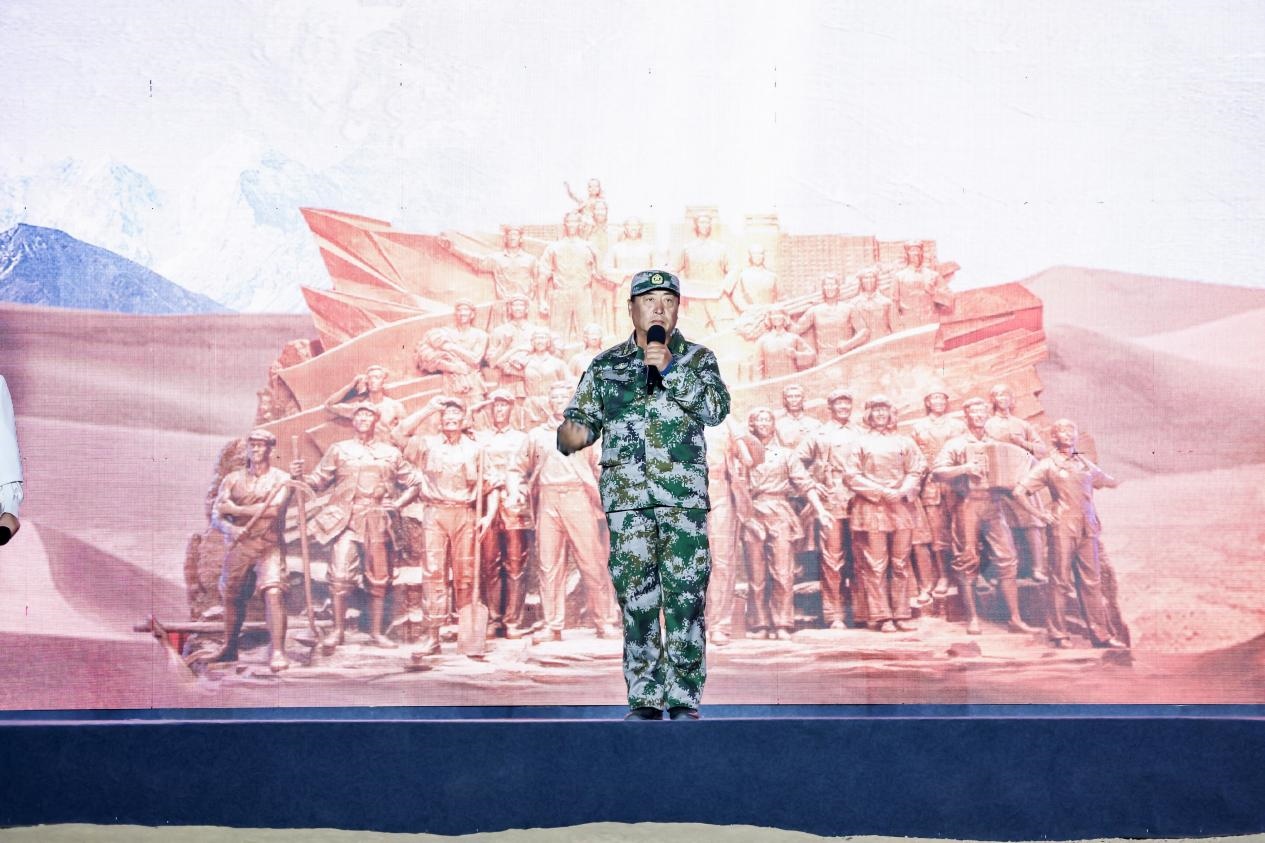 馬軍武在“何以中國·五星出東方”網絡主題宣傳活動現(xiàn)場演講。人民視頻供圖