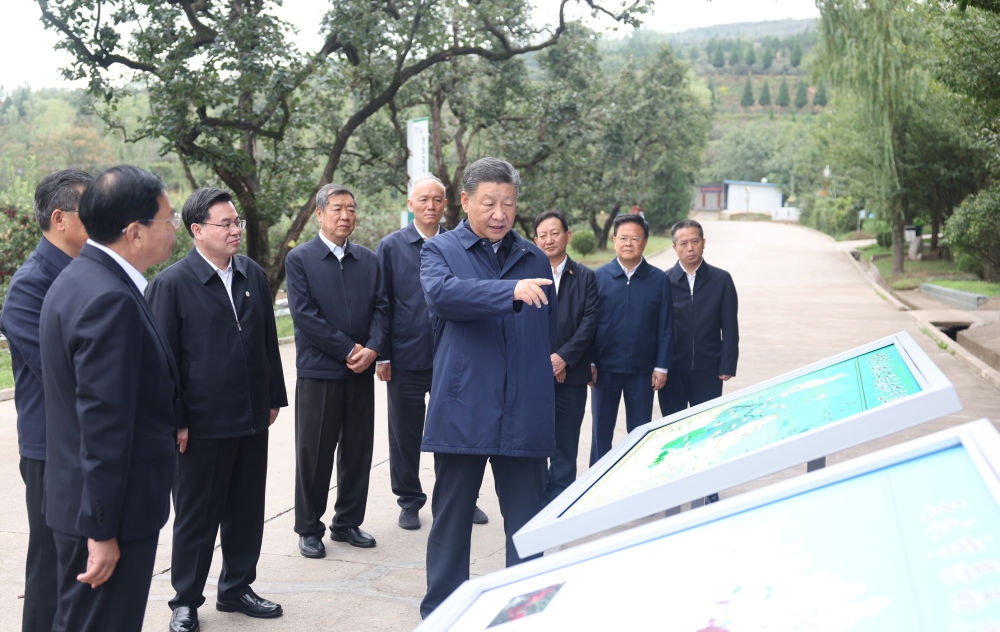 2024年9月11日，習(xí)近平在甘肅省天水市麥積區(qū)南山花牛蘋果基地考察時(shí)，聽取引洮供水工程情況匯報(bào)。當(dāng)?shù)弥?00萬群眾從此告別苦咸水后，總書記十分高興。他要求加強(qiáng)維護(hù)和管理，讓這項(xiàng)工程在沿線群眾生產(chǎn)生活中發(fā)揮更大效用。