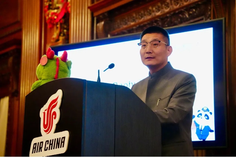 國航倫敦營業(yè)部總經(jīng)理夏寶輝致辭。吳若鳴攝