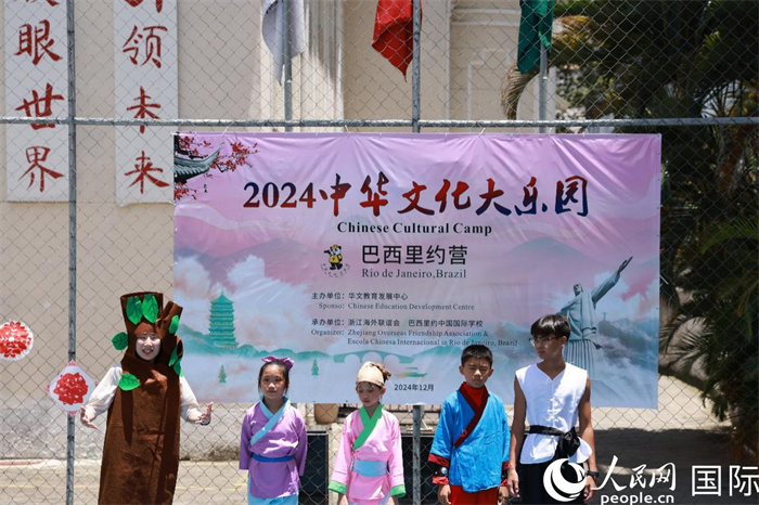 話(huà)劇《司馬光砸缸》演繹了中國(guó)家喻戶(hù)曉的兒童故事。人民網(wǎng)記者 陳海琪攝