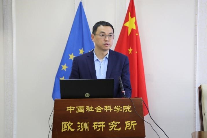 社會科學(xué)文獻(xiàn)出版社副總編輯童根興作開幕式致辭。吳迪攝