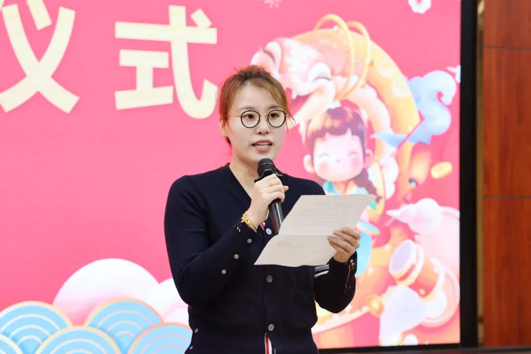 傅園慧在新教師入職儀式上發(fā)言。浙江大學(xué)供圖