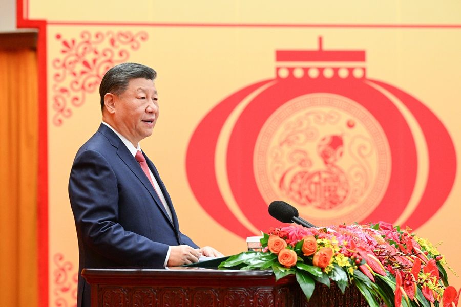 1月27日，中共中央、國(guó)務(wù)院在北京人民大會(huì)堂舉行2025年春節(jié)團(tuán)拜會(huì)。中共中央總書記、國(guó)家主席、中央軍委主席習(xí)近平發(fā)表講話。新華社記者 李學(xué)仁 攝