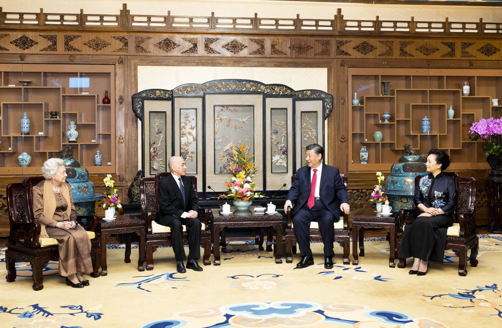 2023年2月24日，國(guó)家主席習(xí)近平和夫人彭麗媛在北京釣魚(yú)臺(tái)國(guó)賓館養(yǎng)源齋親切會(huì)見(jiàn)柬埔寨國(guó)王西哈莫尼和太后莫尼列。