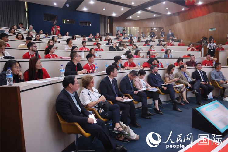 2025年“漢語橋”巴西賽區(qū)決賽現(xiàn)場。人民網(wǎng)記者 時元皓攝