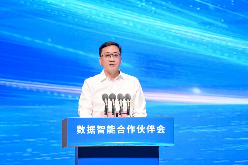 圖為河南省人民政府國有資產(chǎn)監(jiān)督管理委員會黨委委員、副主任李海峰。